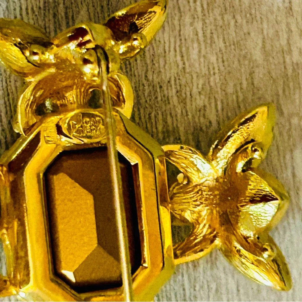 🎉NEW YEAR SALE Gorgeous Signed Vintage Joan Rivers Topaz Bee 🐝 Brooch - Picture 7 of 7